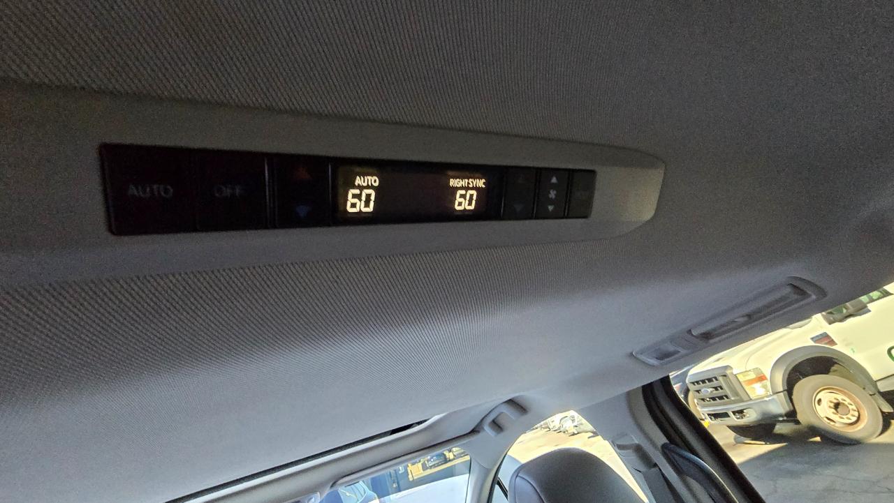 Toyota Sienna XLE 7-Passenger 2023