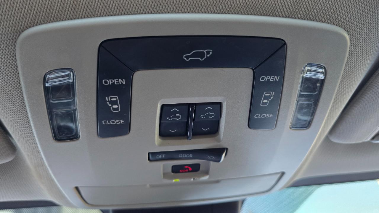 Toyota Sienna XLE 7-Passenger 2023
