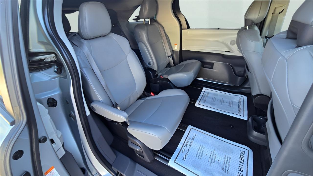 Toyota Sienna XLE 7-Passenger 2023