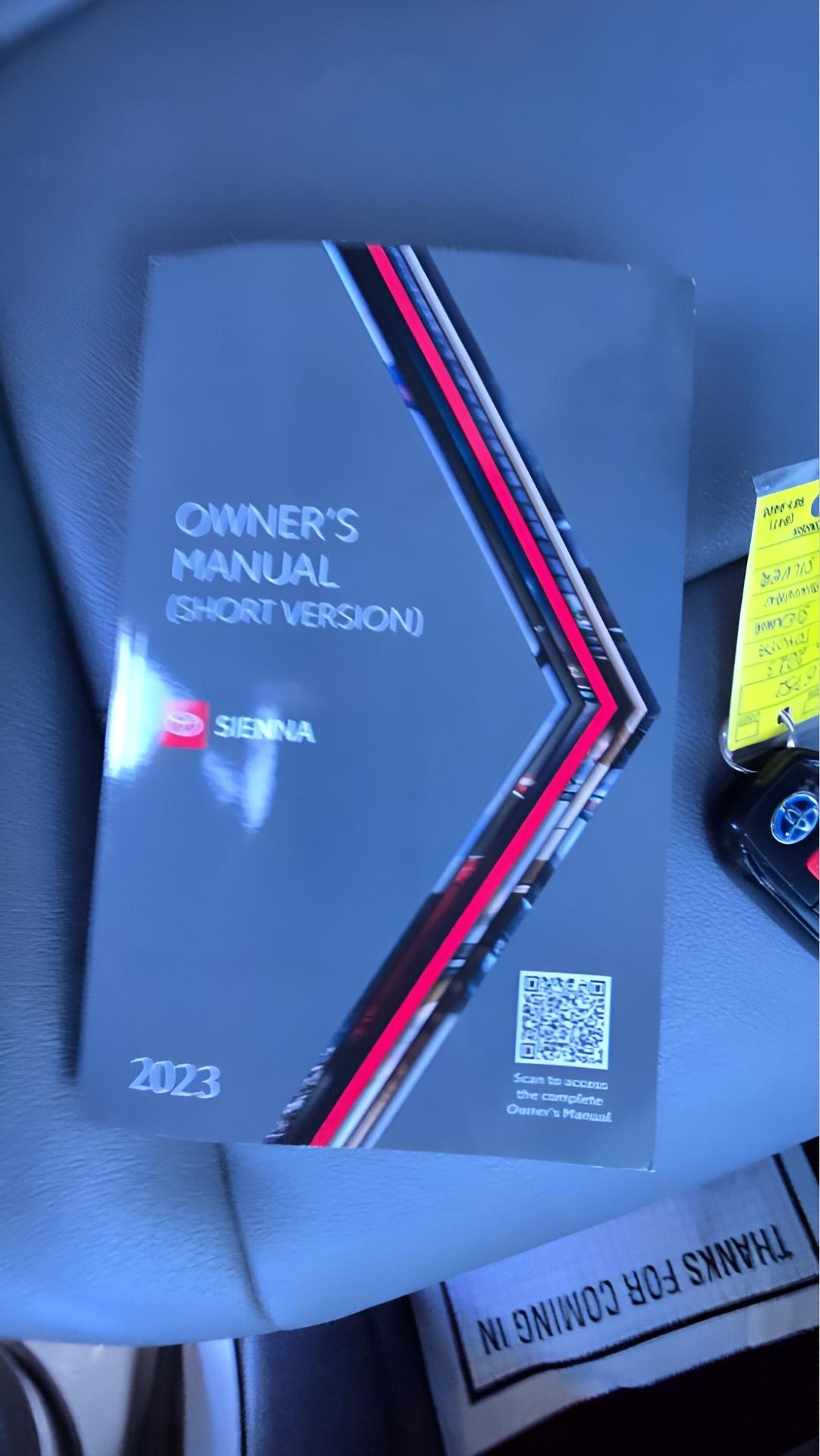 Toyota Sienna XLE 7-Passenger 2023