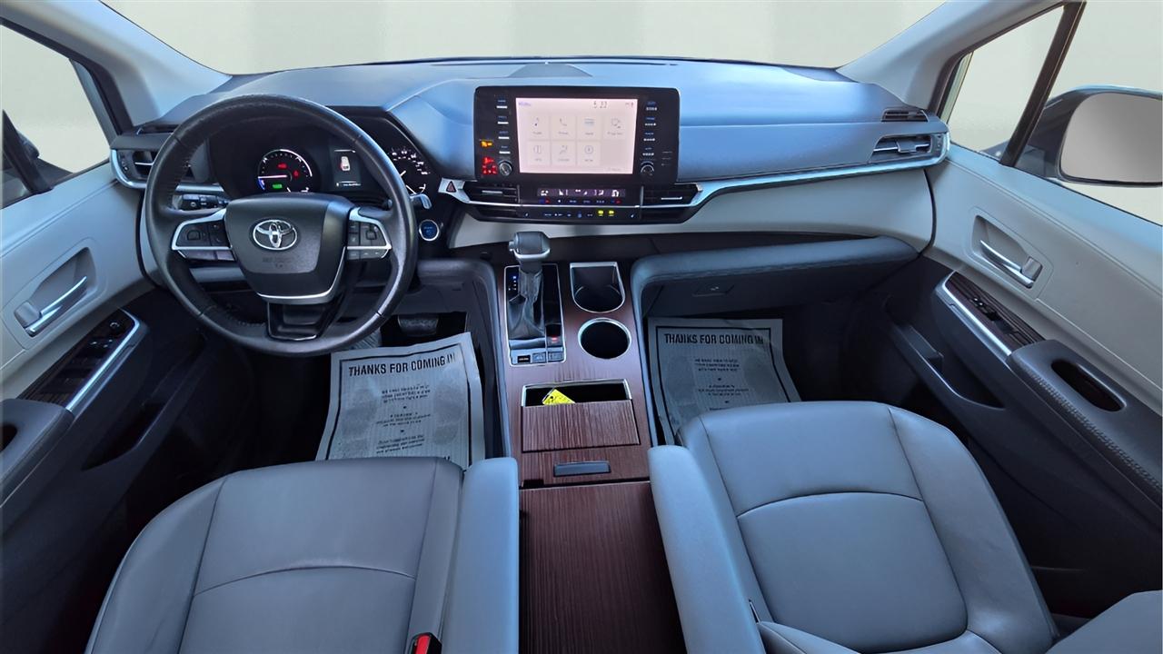 Toyota Sienna XLE 7-Passenger 2023