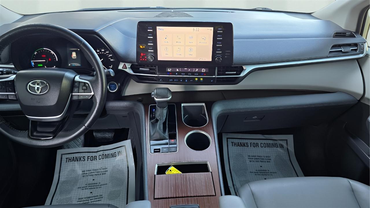 Toyota Sienna XLE 7-Passenger 2023