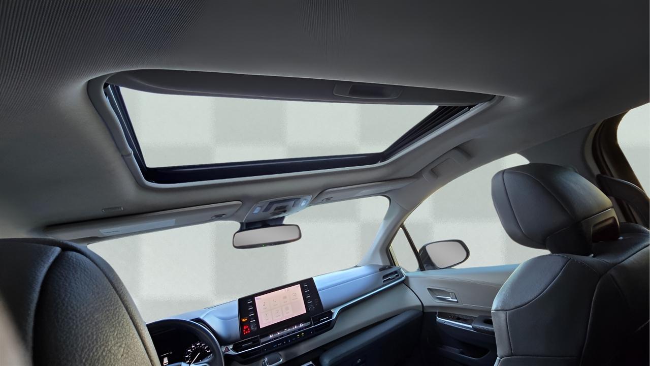 Toyota Sienna XLE 7-Passenger 2023
