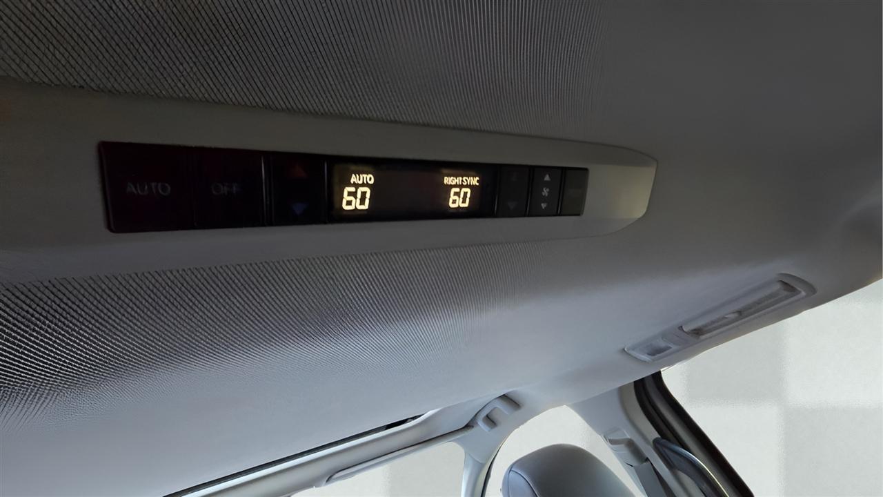Toyota Sienna XLE 7-Passenger 2023