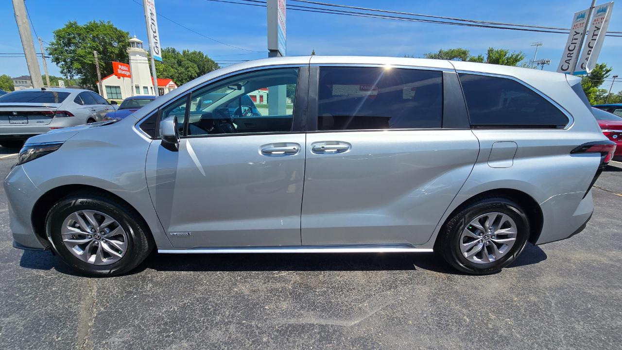 Toyota Sienna LE 8-Passenger AWD 2021
