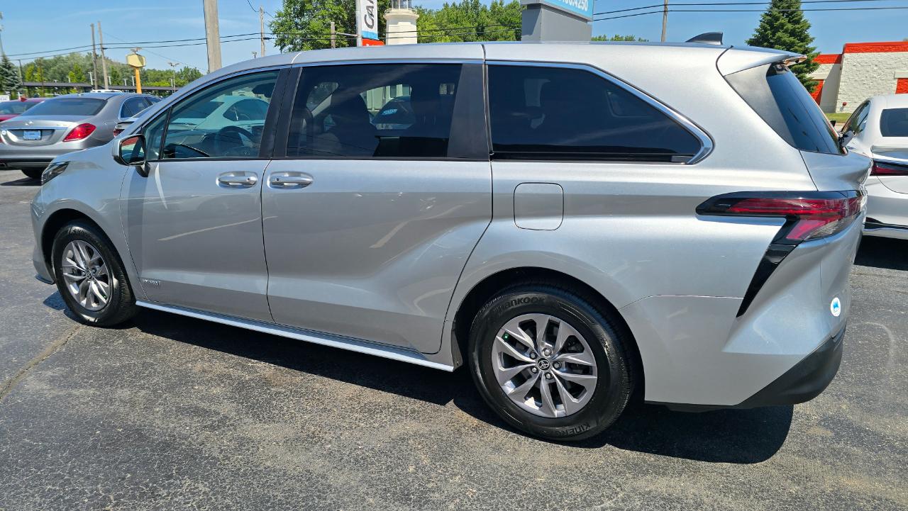 Toyota Sienna LE 8-Passenger AWD 2021