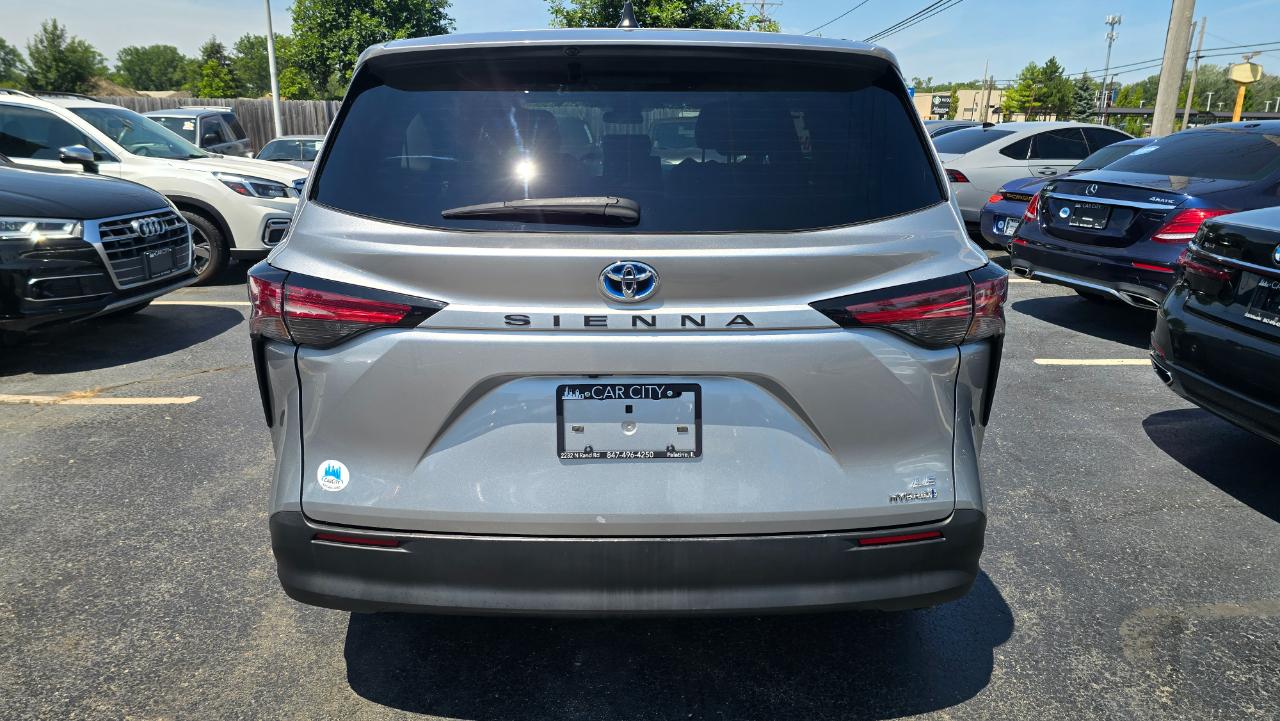 Toyota Sienna LE 8-Passenger AWD 2021