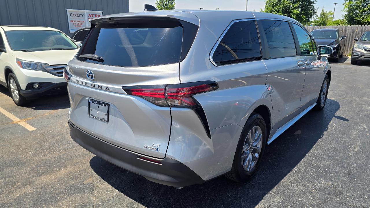 Toyota Sienna LE 8-Passenger AWD 2021