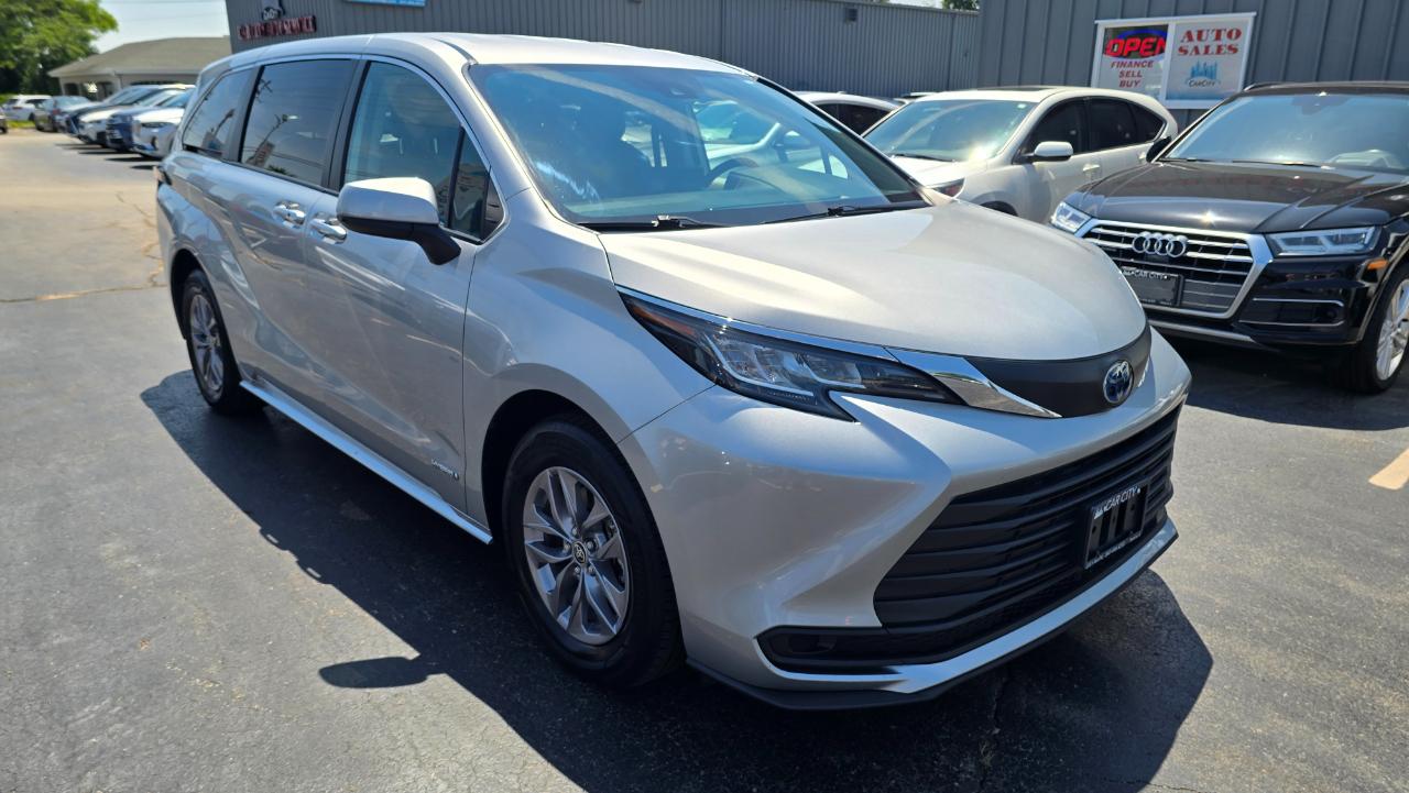 Toyota Sienna LE 8-Passenger AWD 2021