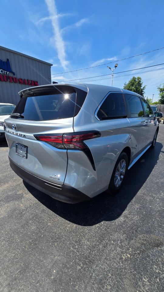 Toyota Sienna LE 8-Passenger AWD 2021