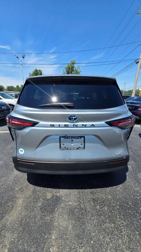 Toyota Sienna LE 8-Passenger AWD 2021