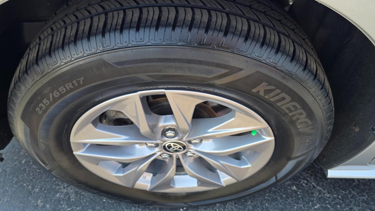 Toyota Sienna LE 8-Passenger AWD 2021