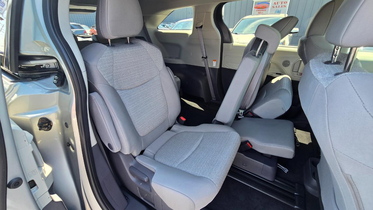 Toyota Sienna LE 8-Passenger AWD 2021