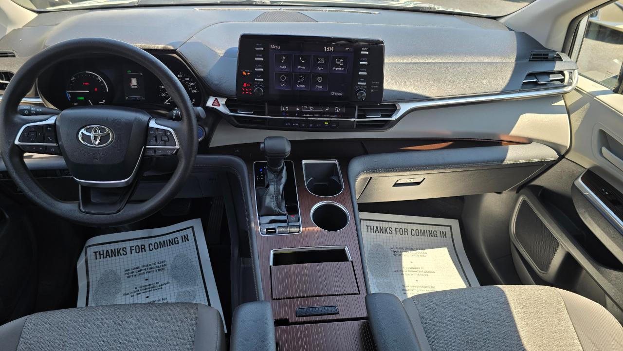 Toyota Sienna LE 8-Passenger AWD 2021