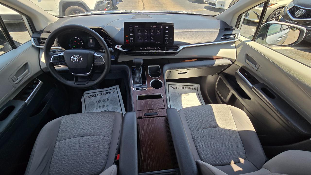 Toyota Sienna LE 8-Passenger AWD 2021
