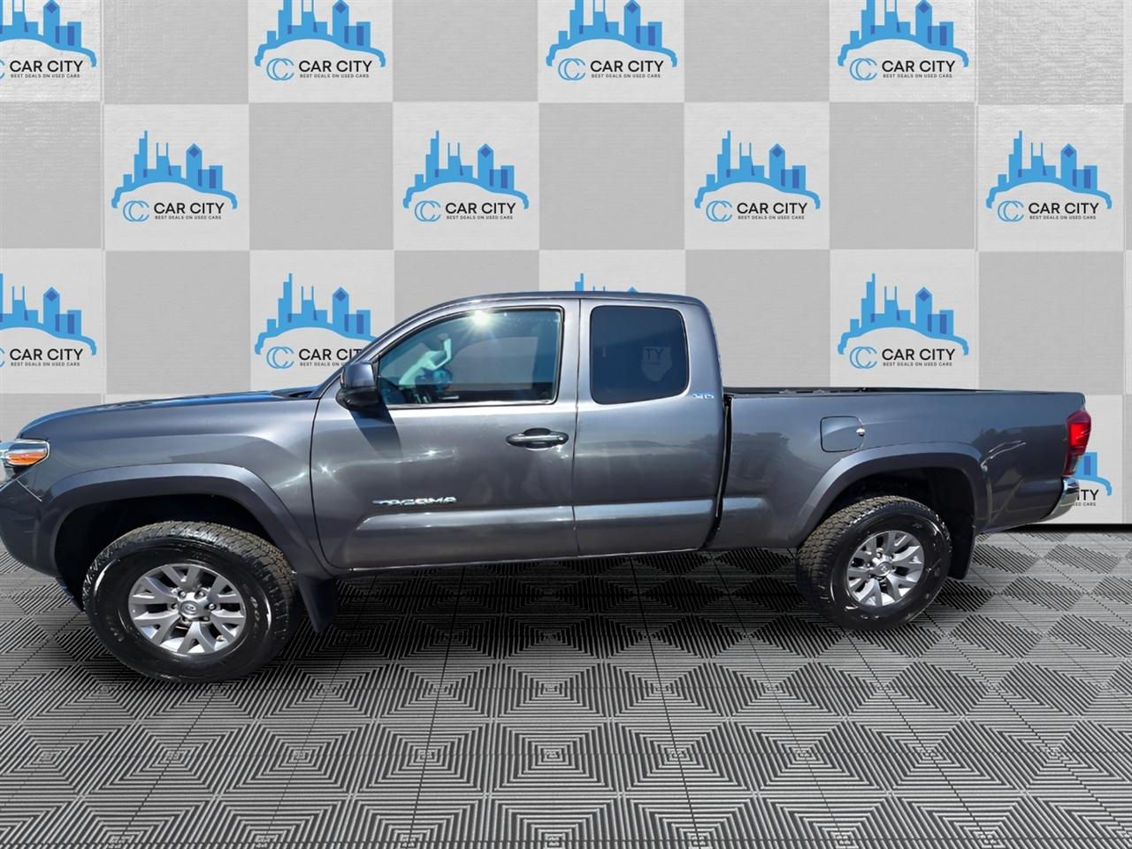 Toyota Tacoma SR5 Access Cab V6 6AT 4WD 2019