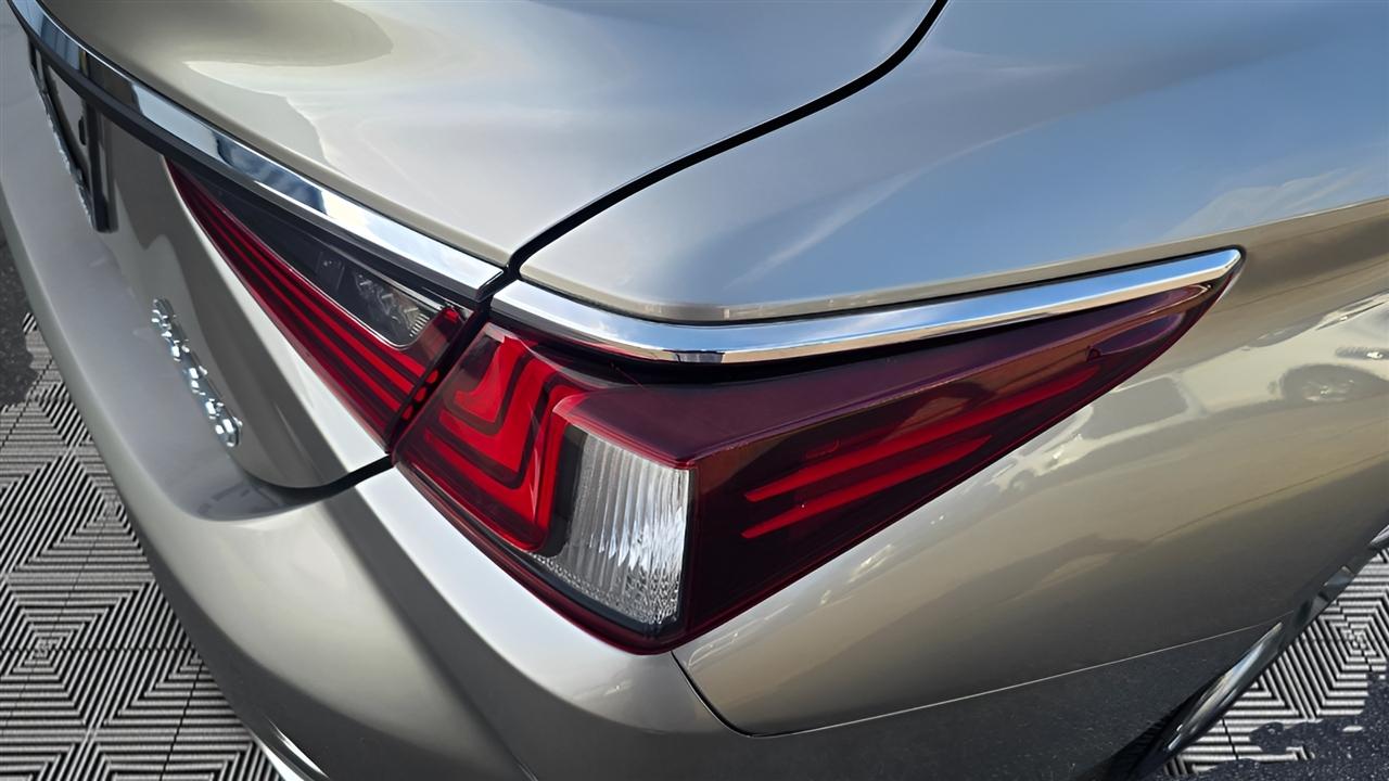 Lexus ES 350 Luxury 2019