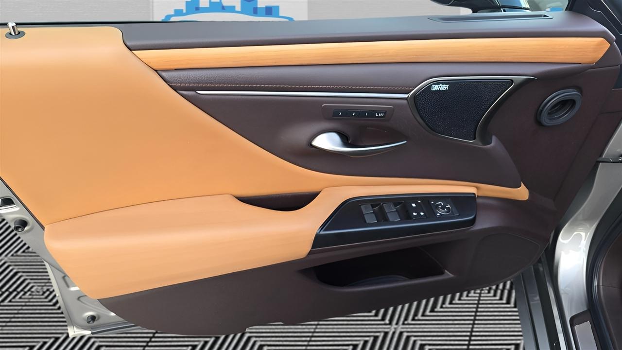 Lexus ES 350 Luxury 2019