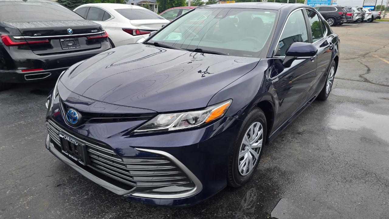 Toyota Camry Hybrid LE 2021