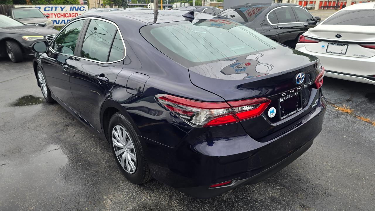 Toyota Camry Hybrid LE 2021