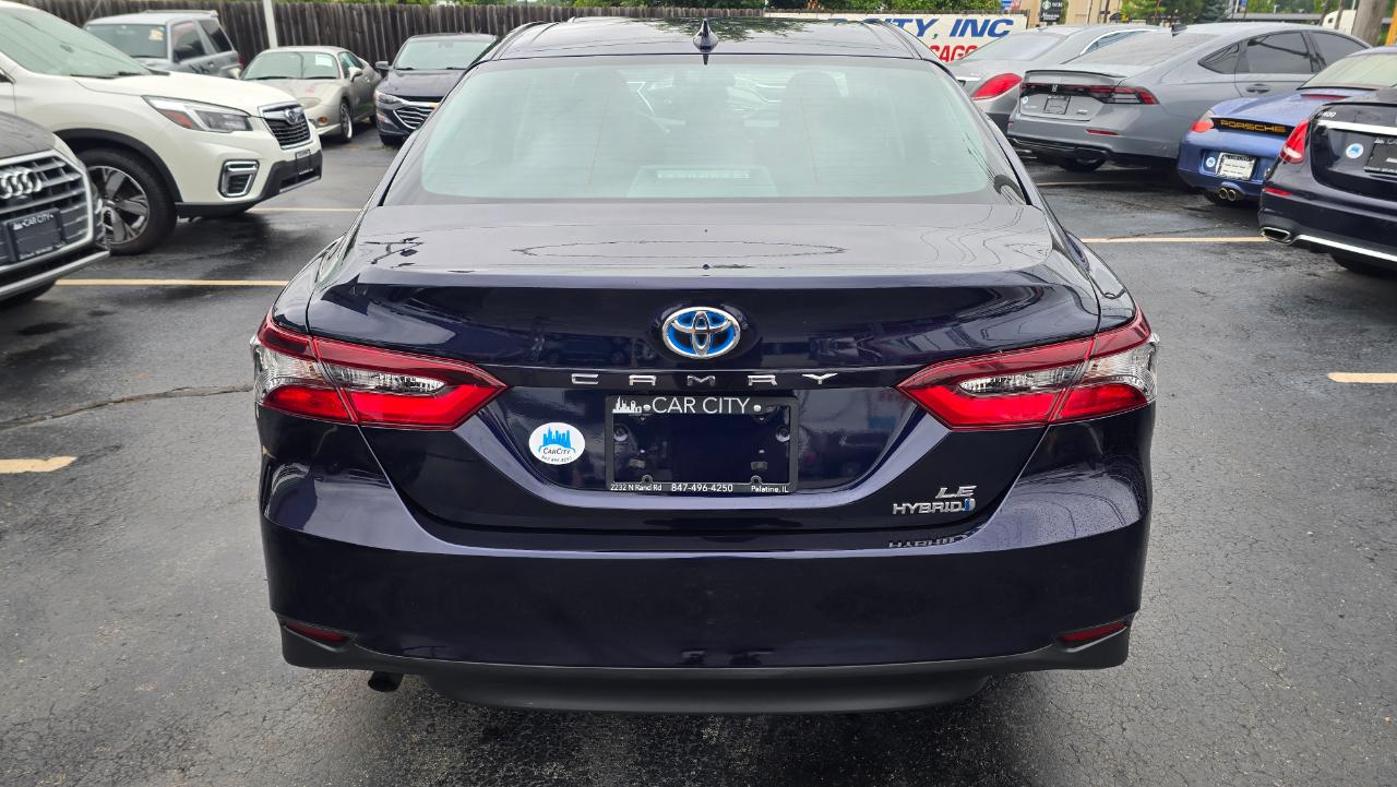 Toyota Camry Hybrid LE 2021