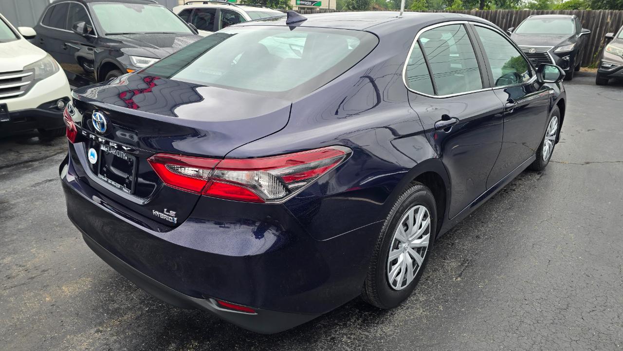 Toyota Camry Hybrid LE 2021