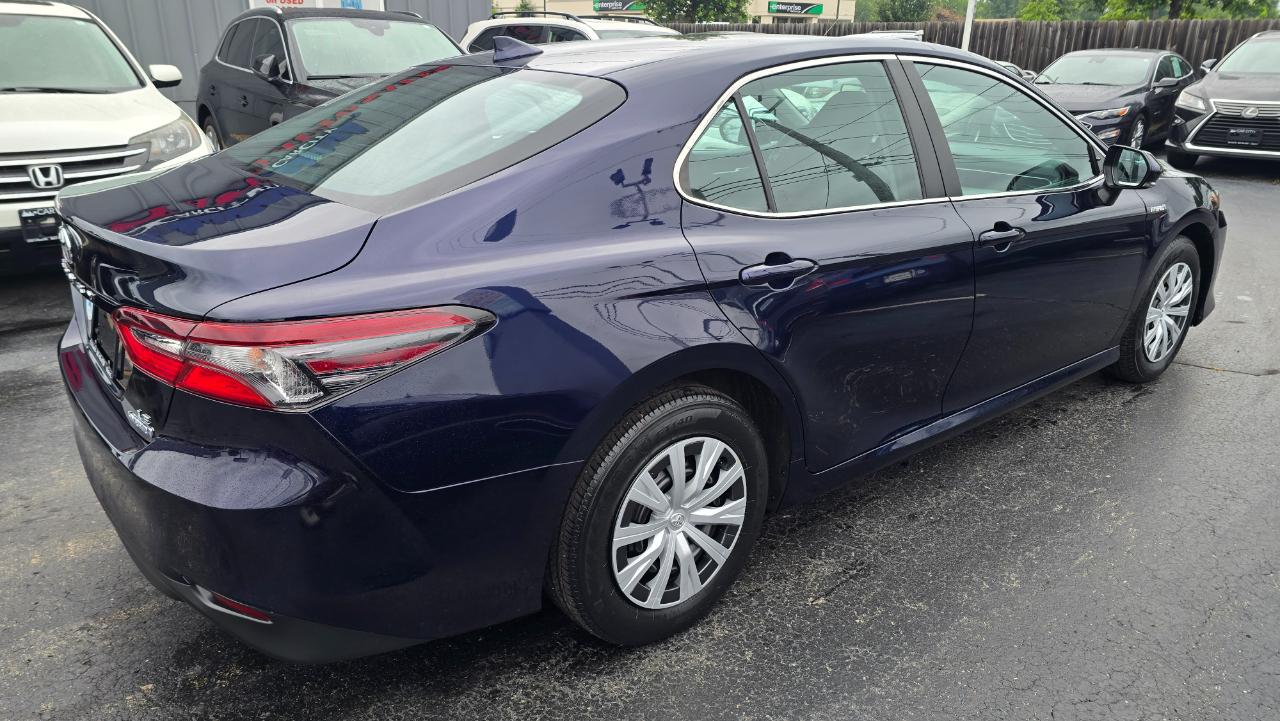 Toyota Camry Hybrid LE 2021