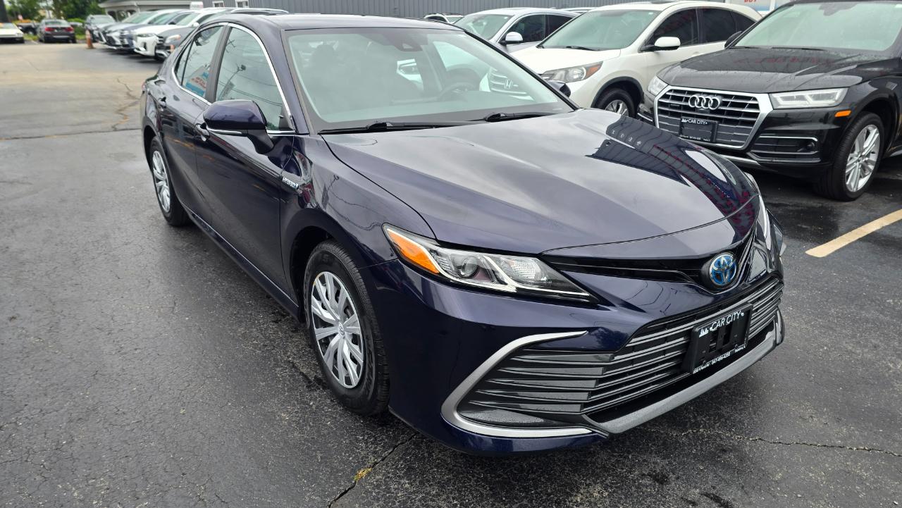 Toyota Camry Hybrid LE 2021