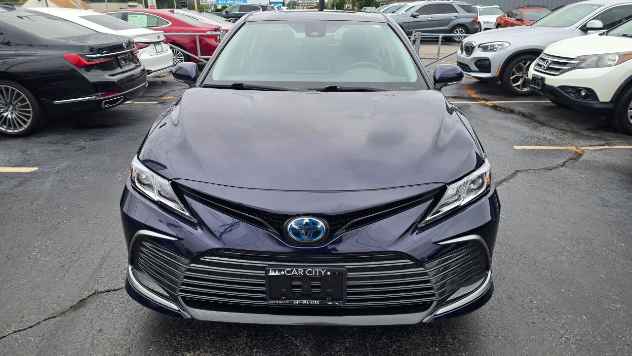 Toyota Camry Hybrid LE 2021