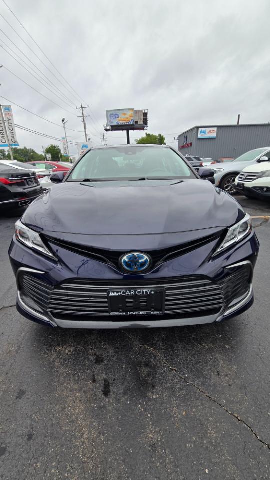 Toyota Camry Hybrid LE 2021