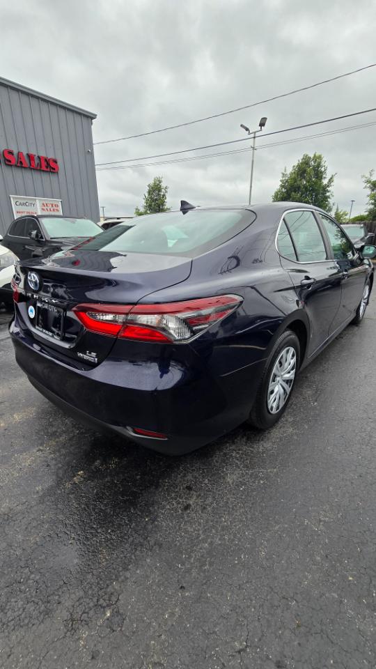Toyota Camry Hybrid LE 2021