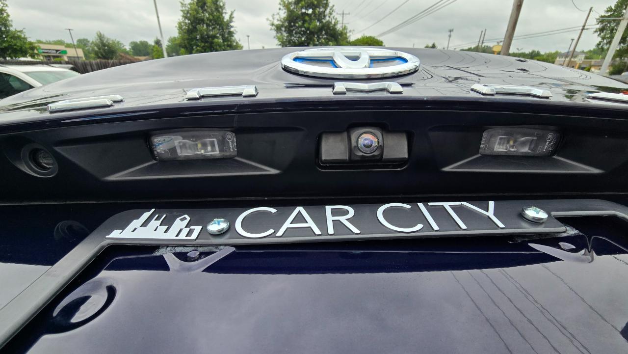 Toyota Camry Hybrid LE 2021