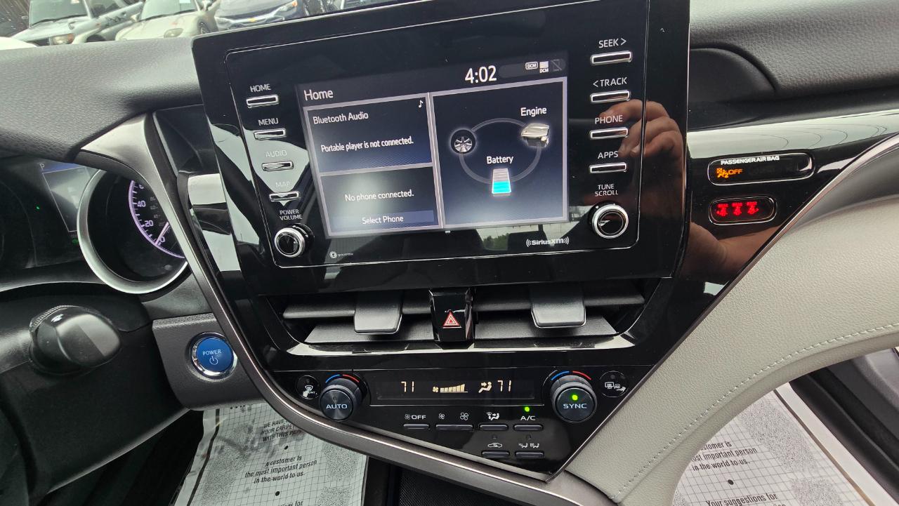 Toyota Camry Hybrid LE 2021