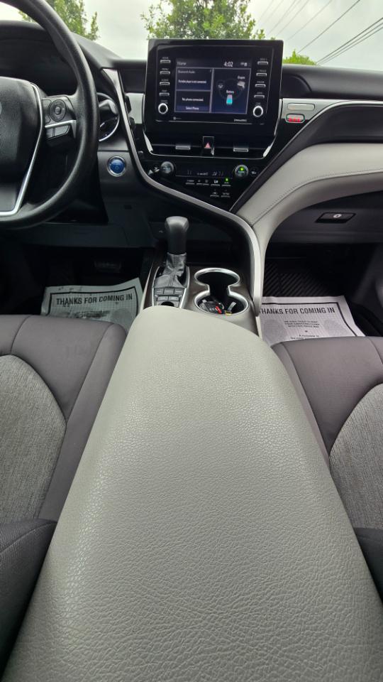 Toyota Camry Hybrid LE 2021