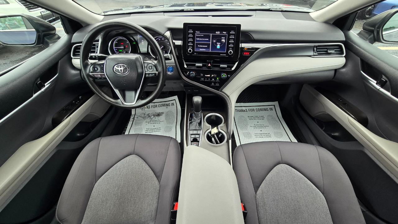 Toyota Camry Hybrid LE 2021