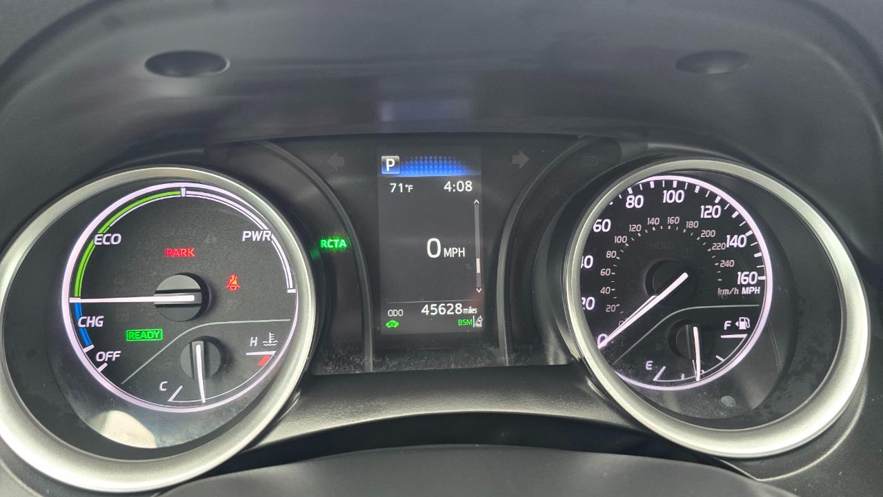Toyota Camry Hybrid LE 2021