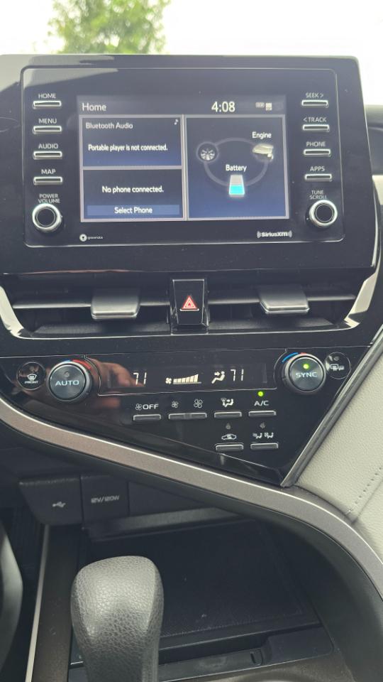 Toyota Camry Hybrid LE 2021