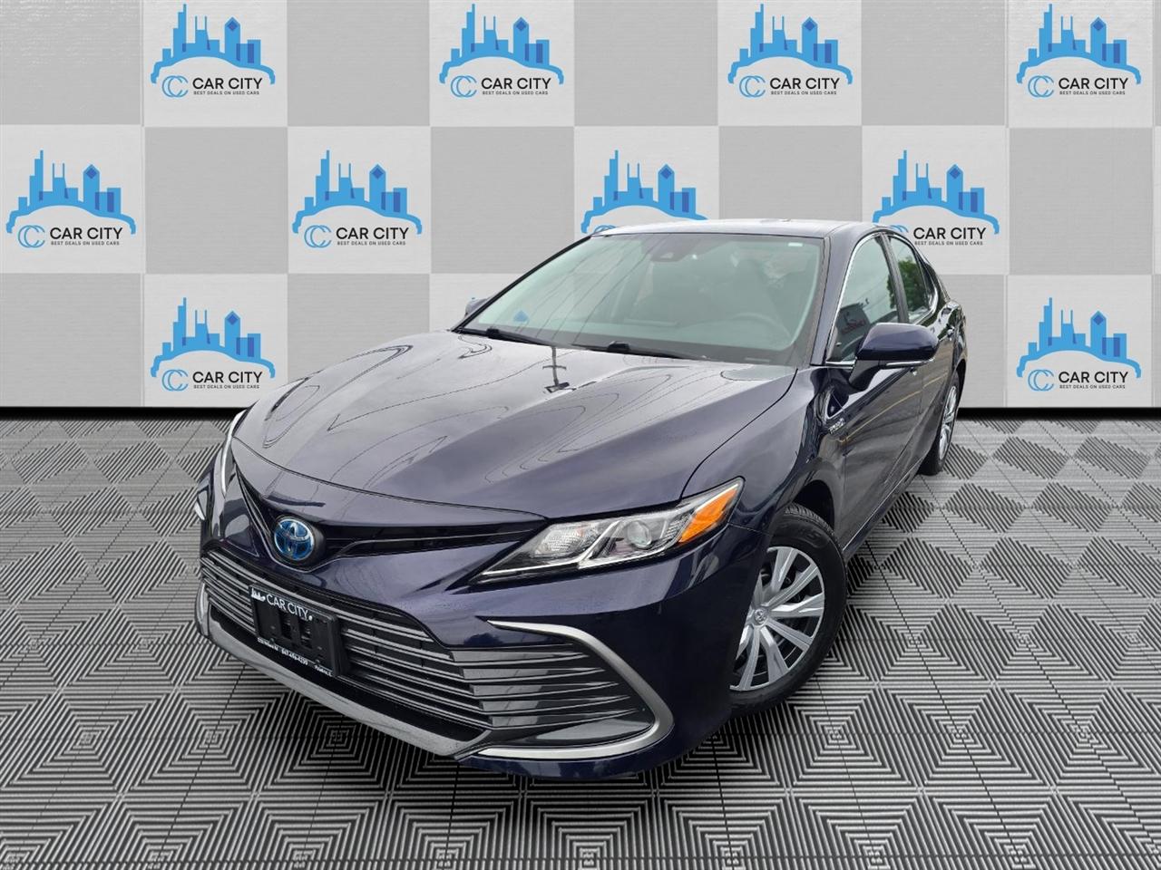 Blue 2021 Toyota Camry Hybrid Sedan Front-Wheel Drive Automatic