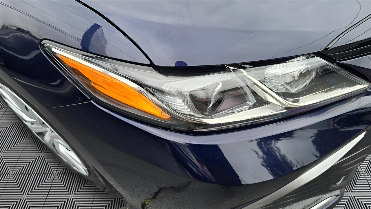 Toyota Camry Hybrid LE 2021