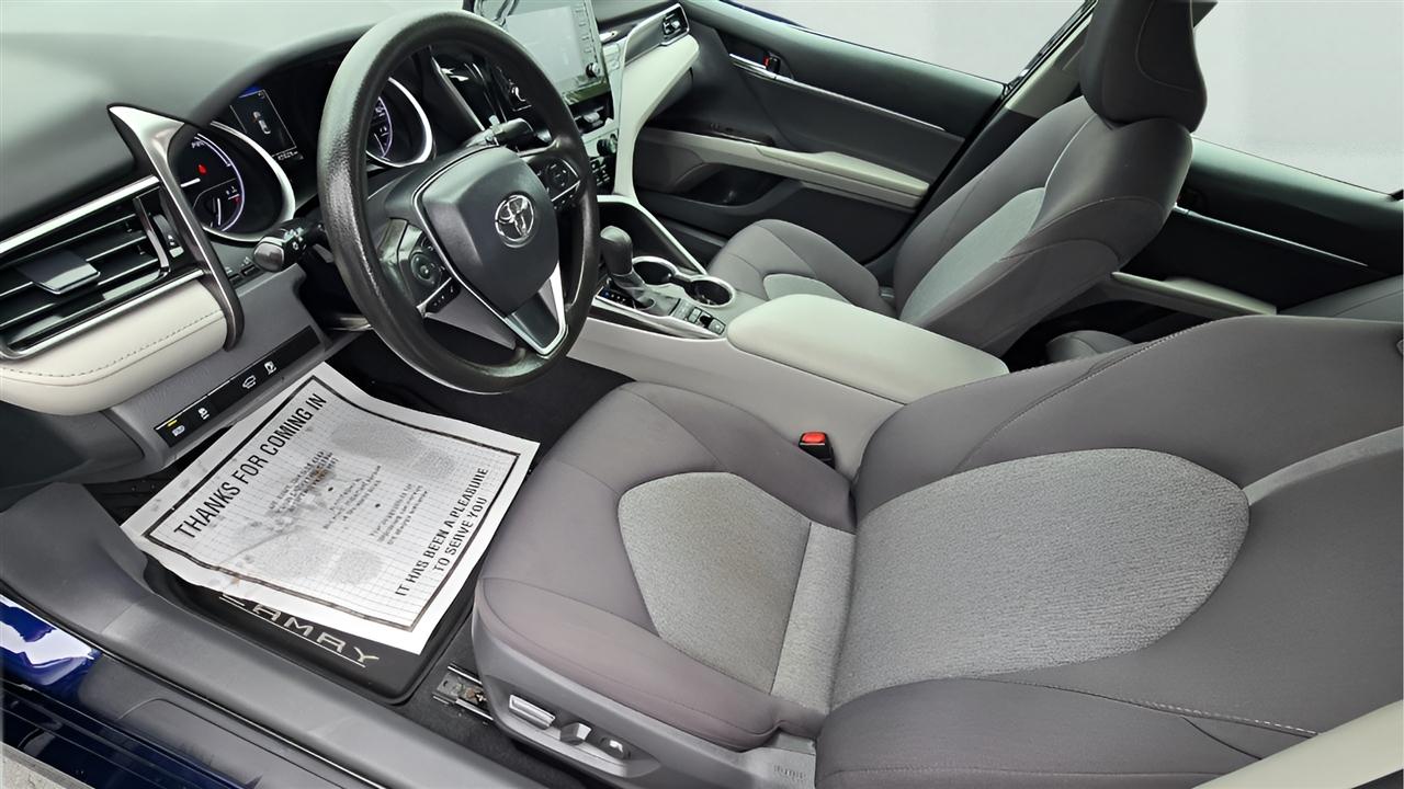 Toyota Camry Hybrid LE 2021