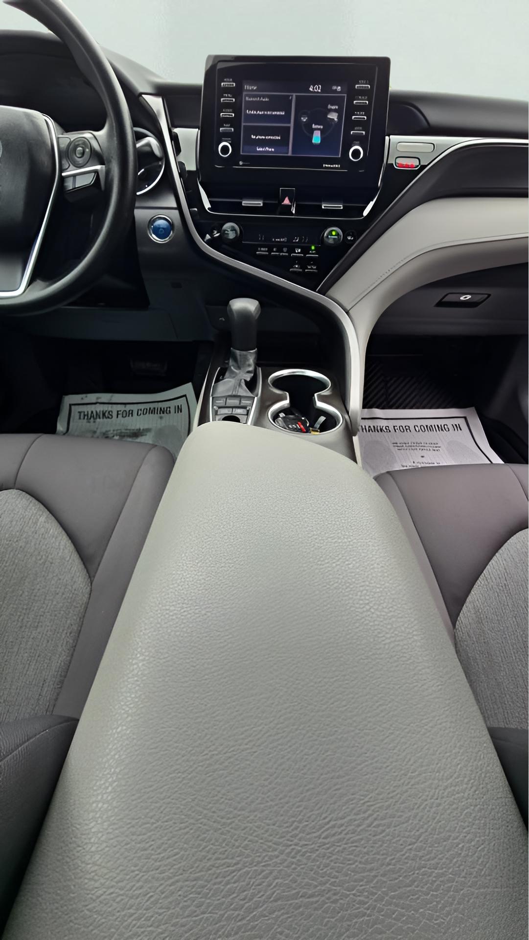 Toyota Camry Hybrid LE 2021