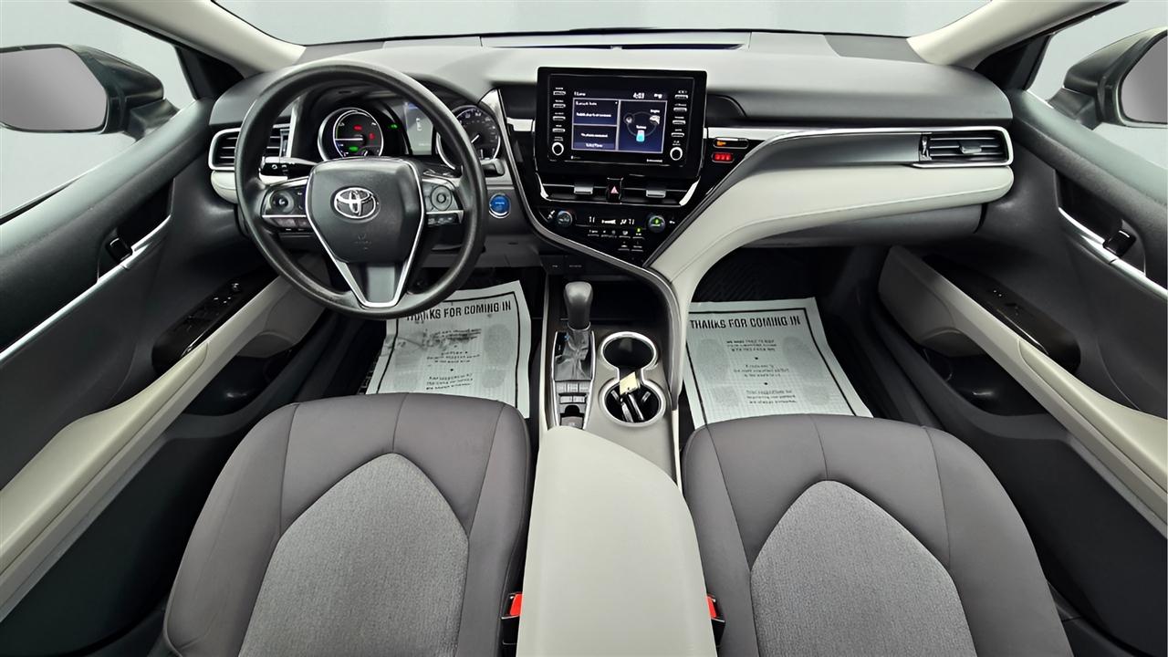 Toyota Camry Hybrid LE 2021