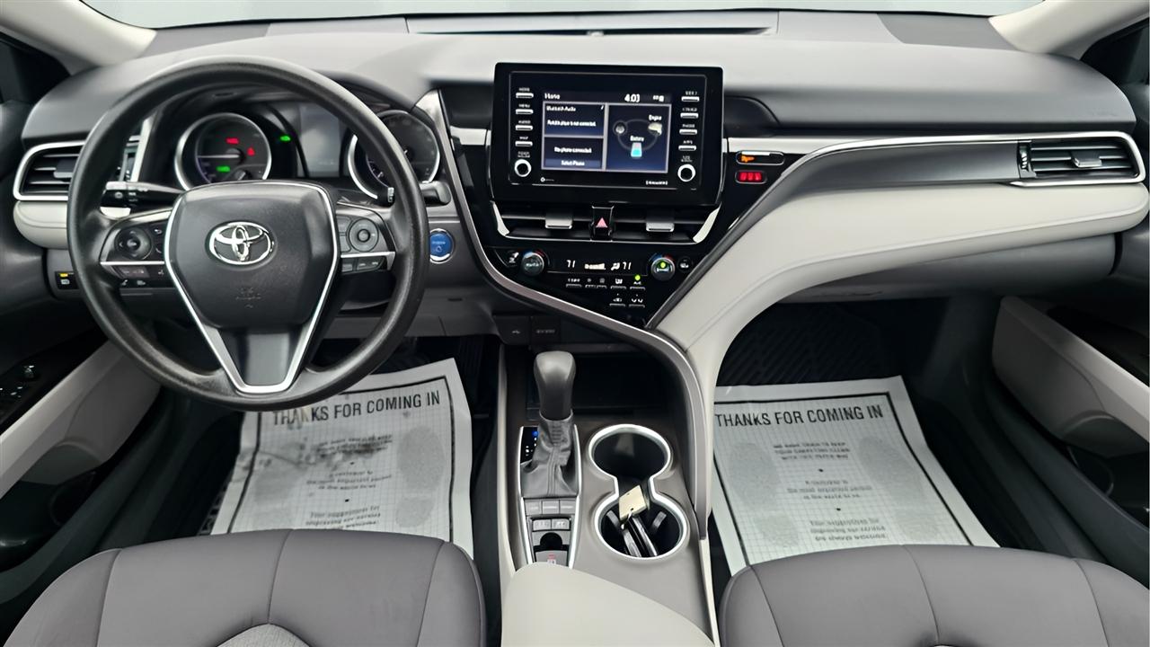 Toyota Camry Hybrid LE 2021