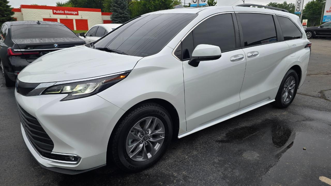 Toyota Sienna XLE 7-Passenger 2022