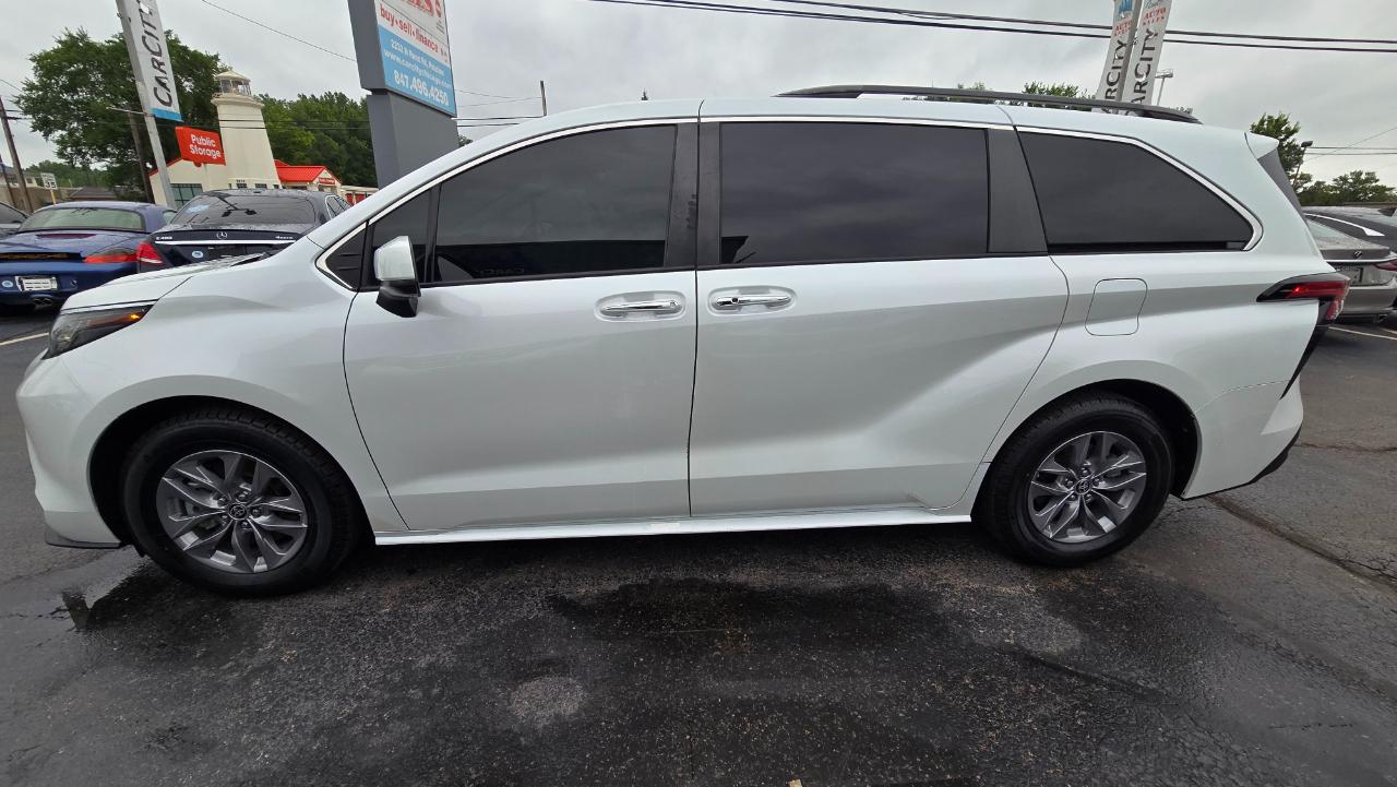 Toyota Sienna XLE 7-Passenger 2022