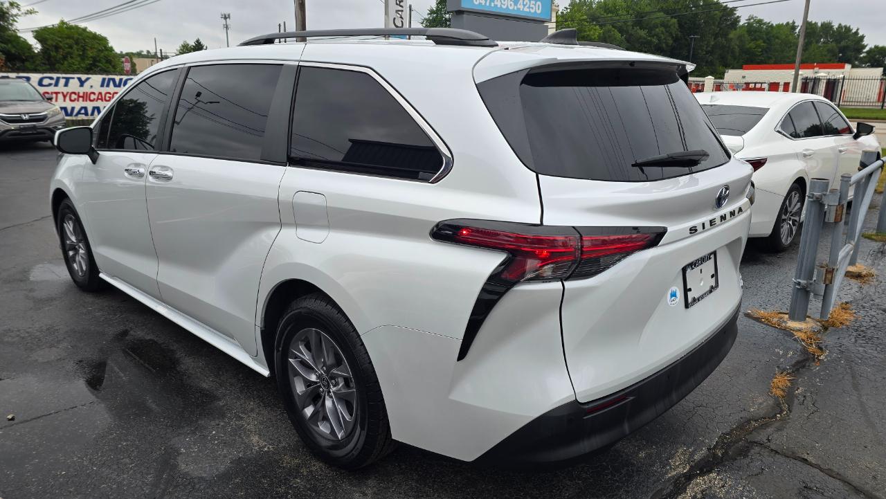 Toyota Sienna XLE 7-Passenger 2022