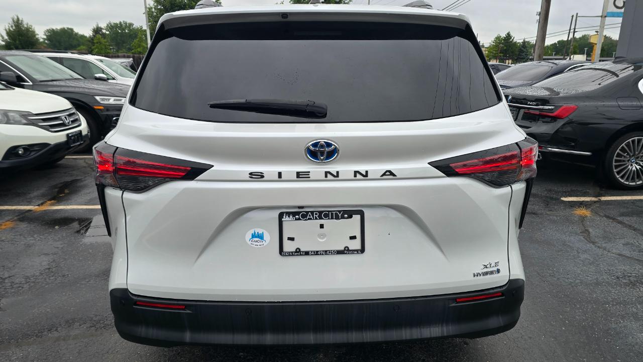 Toyota Sienna XLE 7-Passenger 2022