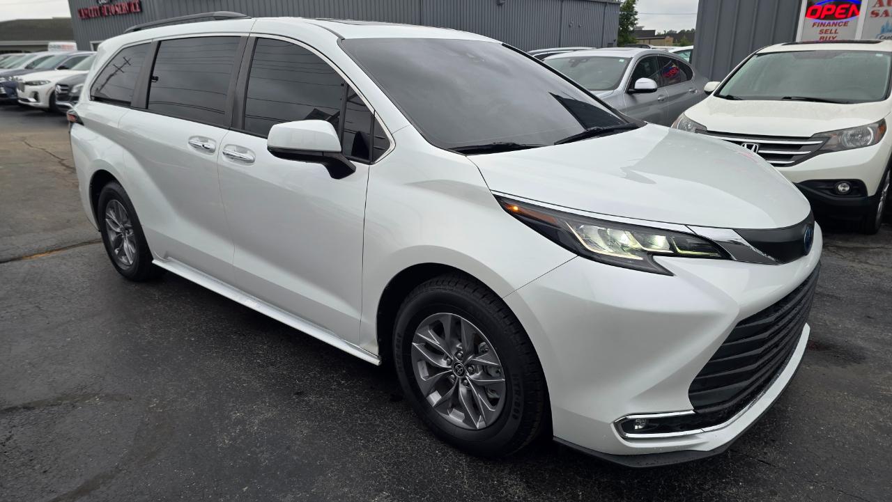 Toyota Sienna XLE 7-Passenger 2022