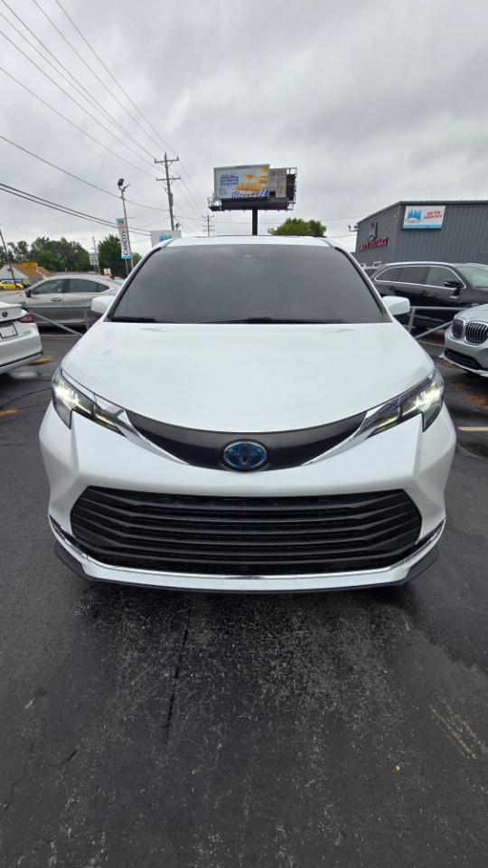 Toyota Sienna XLE 7-Passenger 2022