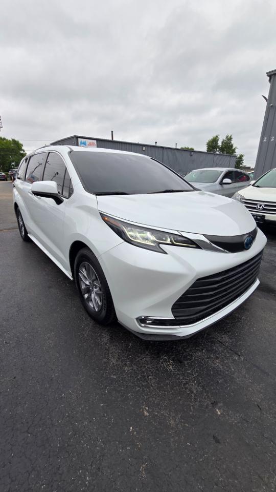 Toyota Sienna XLE 7-Passenger 2022